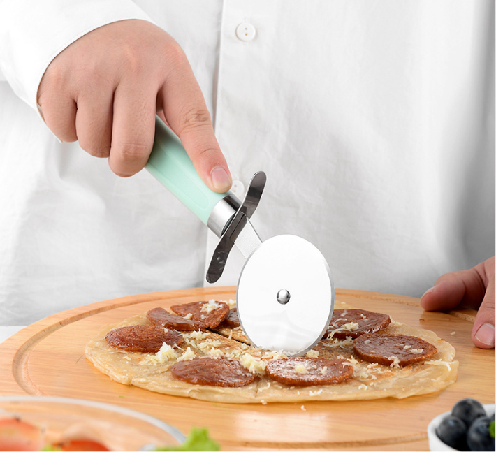 Home Finds - Creative Plastic Handle Stainless Steel Kitchen Utensils