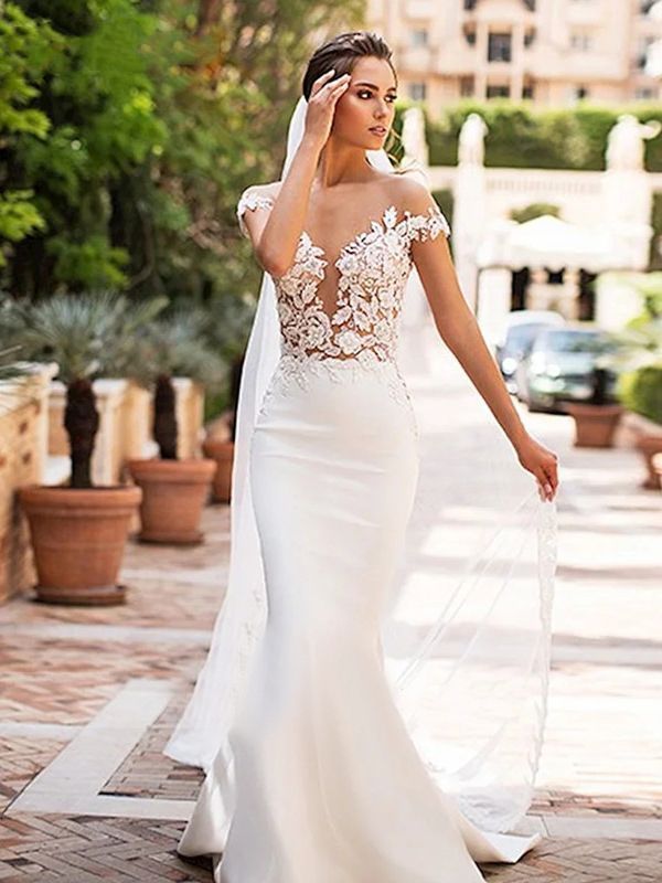 Deep Collar Wedding Dress