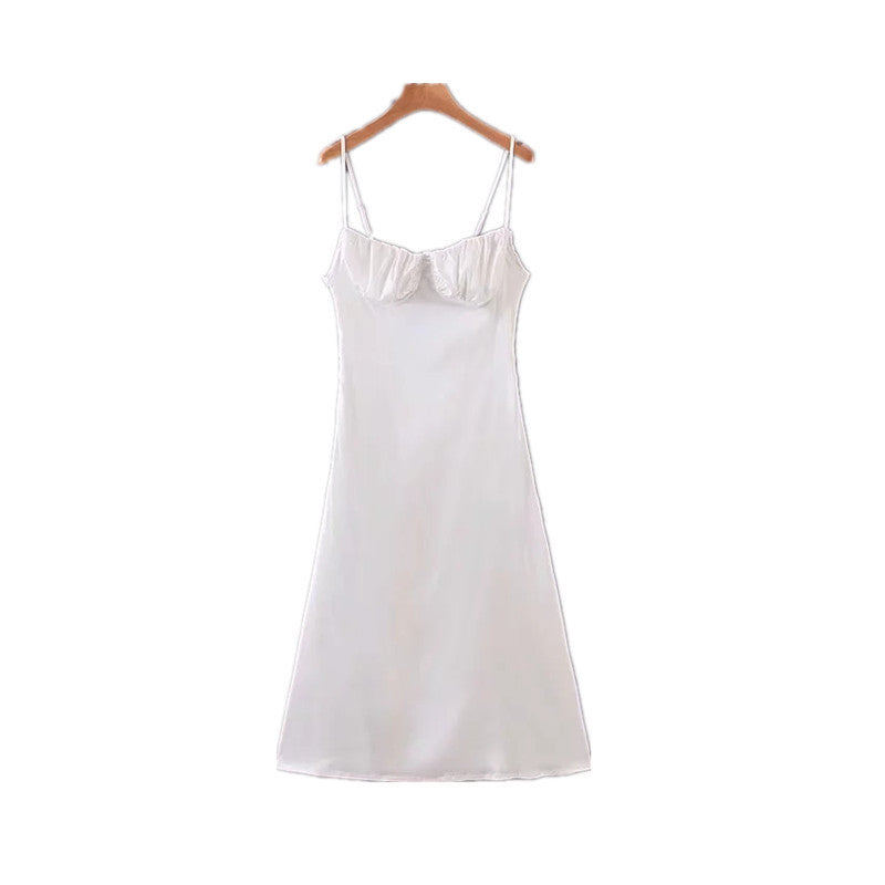 Simple pleated white dress with condole belt