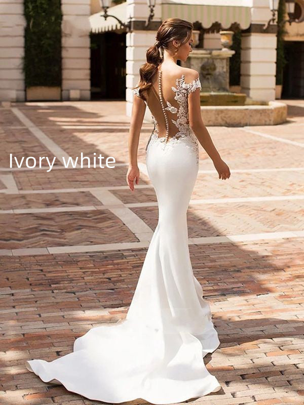 Deep Collar Wedding Dress